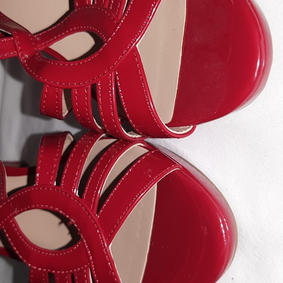 Red Sandals - Picture 5 of 7